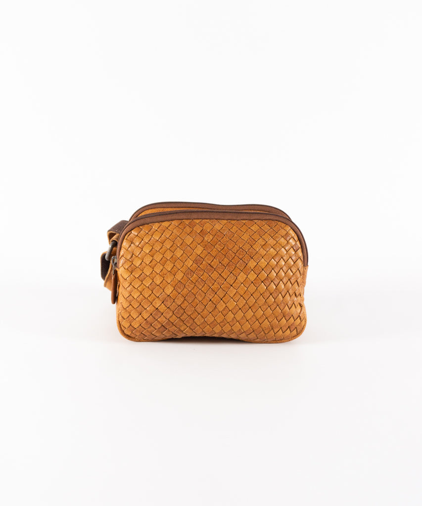 Bolso cuero camel detalle trenzado