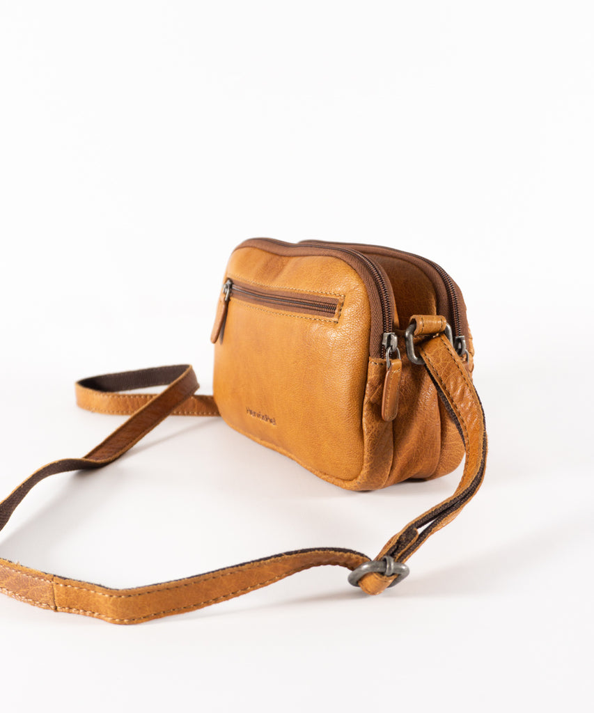 Bolso cuero camel detalle trenzado