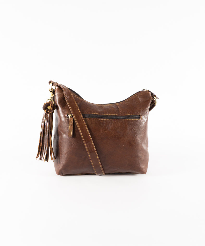 Bolso cuero marrón detalle trenzado acabado brillo