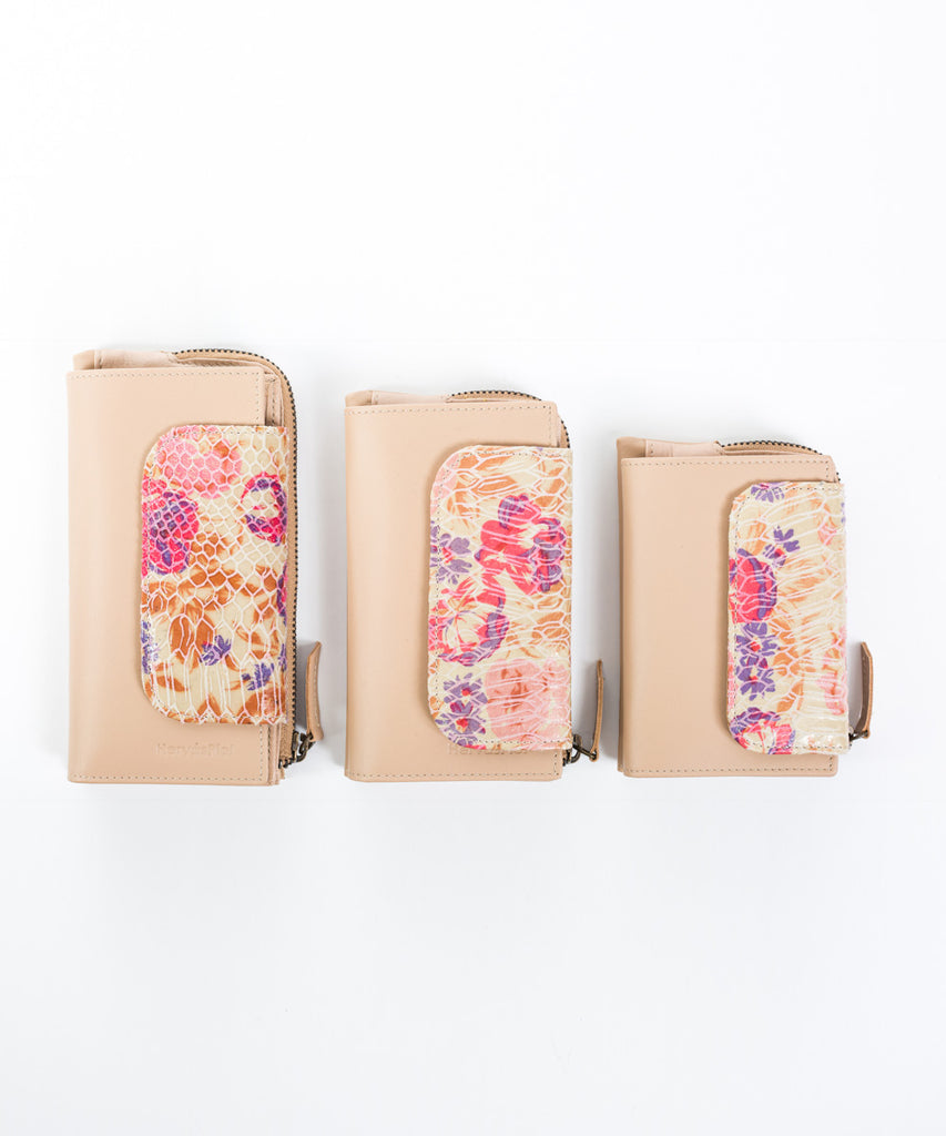 Cartera solapa floral mujer