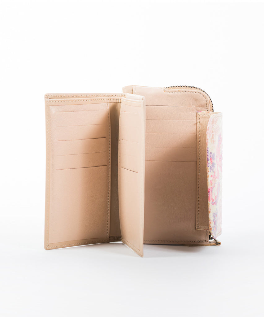 Cartera solapa floral mujer