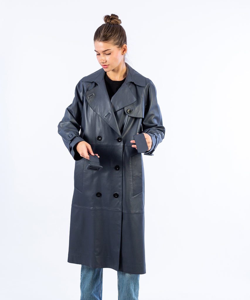 Gabardina_piel_azul_mujer_napa_clasica_7