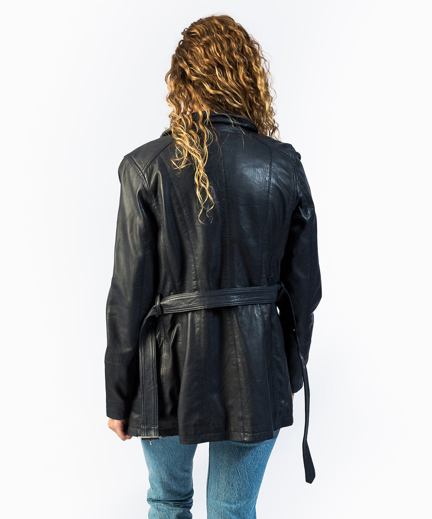 Levita napa detalle cinturón azul