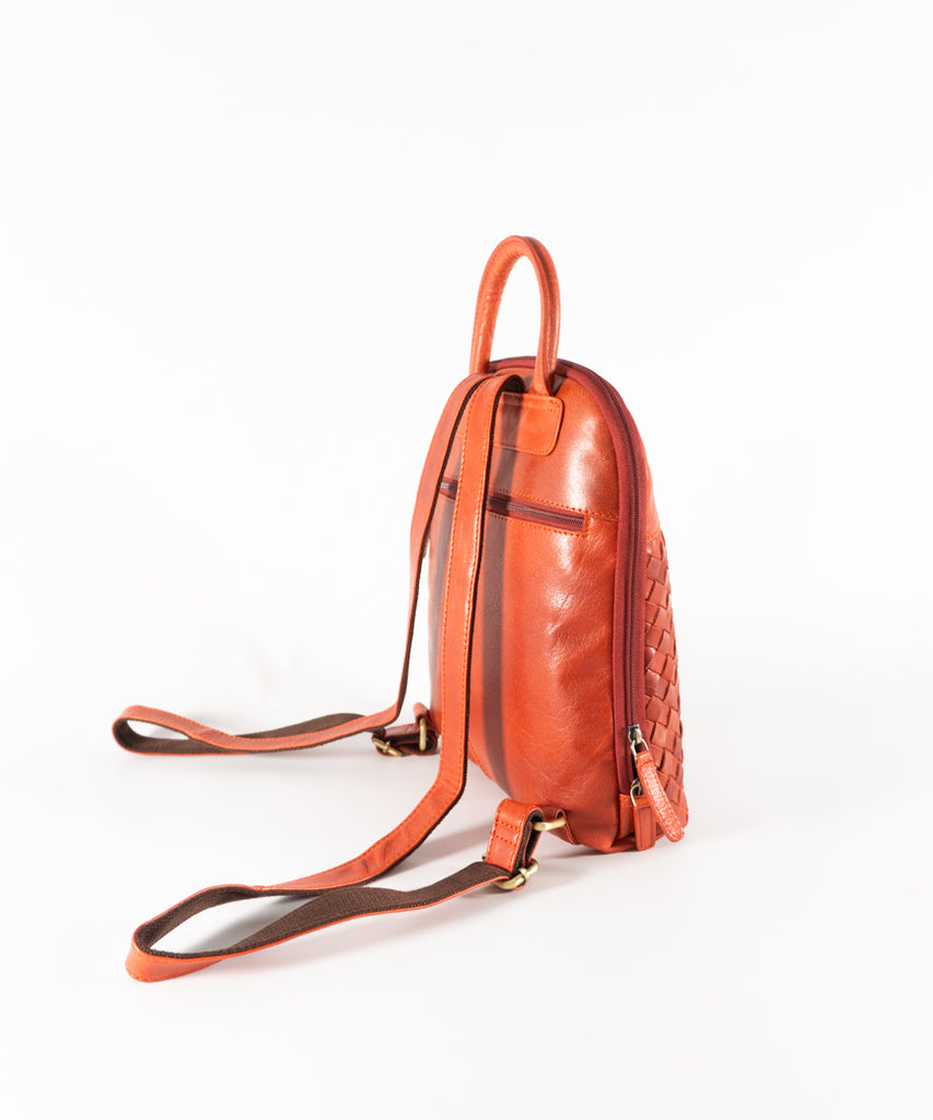 Mochila cuero rojo trenzado