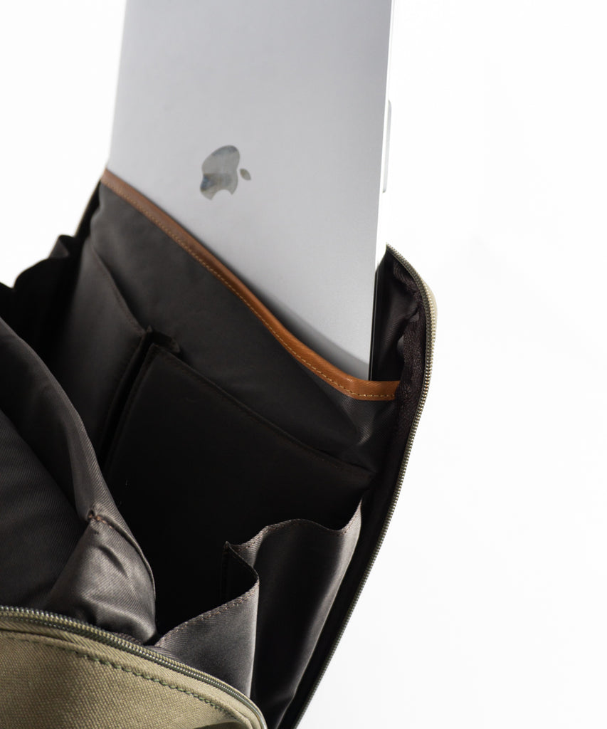 Mochila combinada loneta verde con piel 