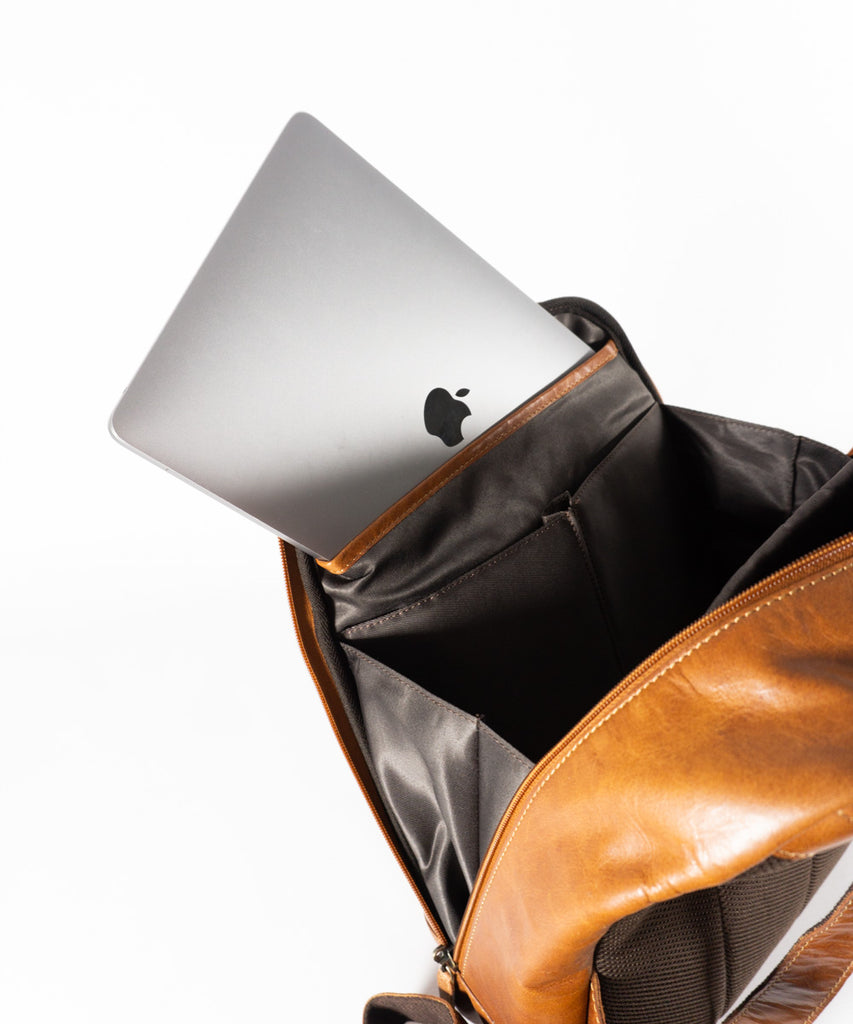 Mochila piel camel acabado brillo