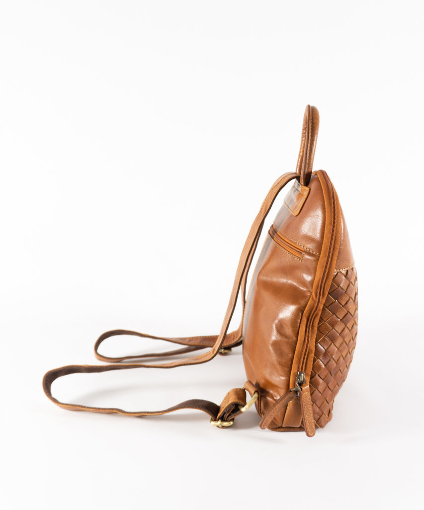 Mochila piel camel detalle trenzado