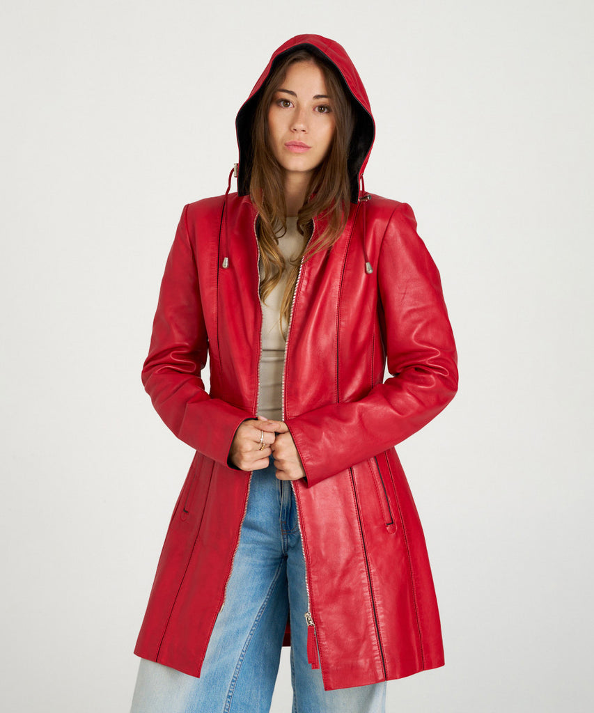 Abrigo largo de piel roja con capucha para mujer, confeccionado en piel ovina suave.
