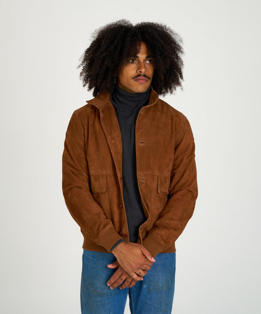 Cazadora acabado ante en piel de origen caprino.