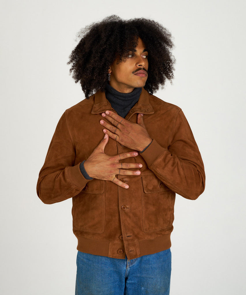 Cazadora acabado ante en piel de origen caprino.