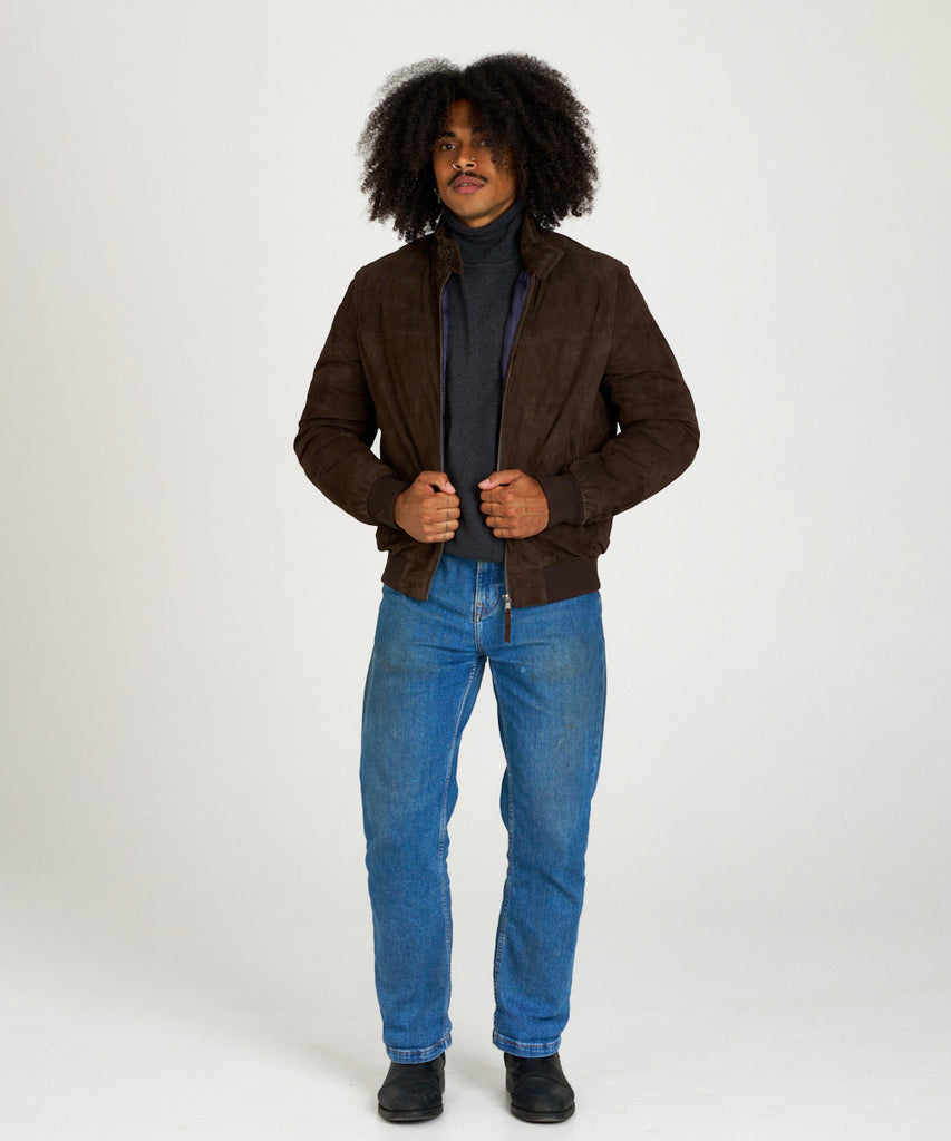 Chaqueta de ante marrón con interior acolchado. Diseño elegante y cálido, elaborada en piel ovina de alta calidad.