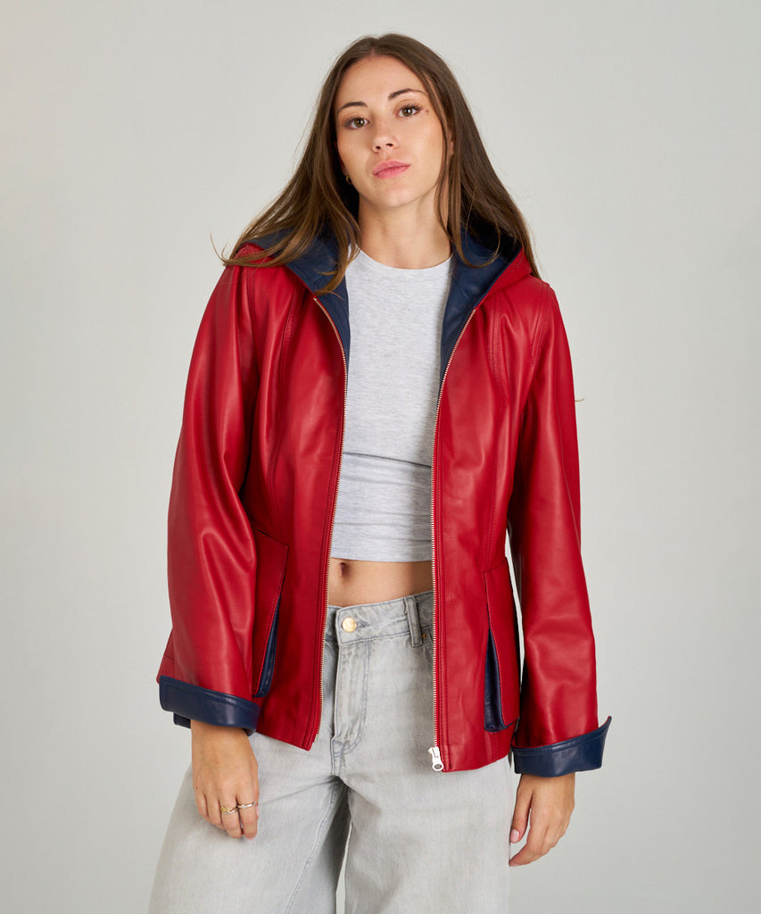 Chaqueta en piel napa roja para mujer, confeccionada en piel ovina. 