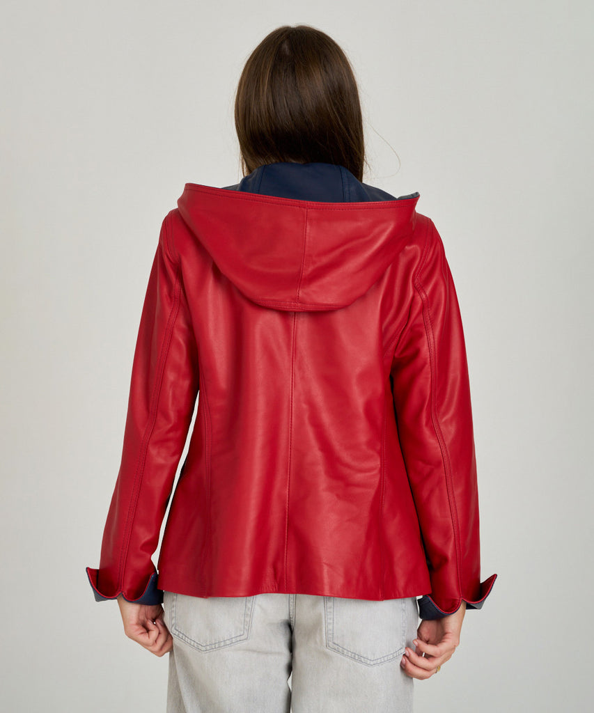 Chaqueta en piel napa roja para mujer, confeccionada en piel ovina. 