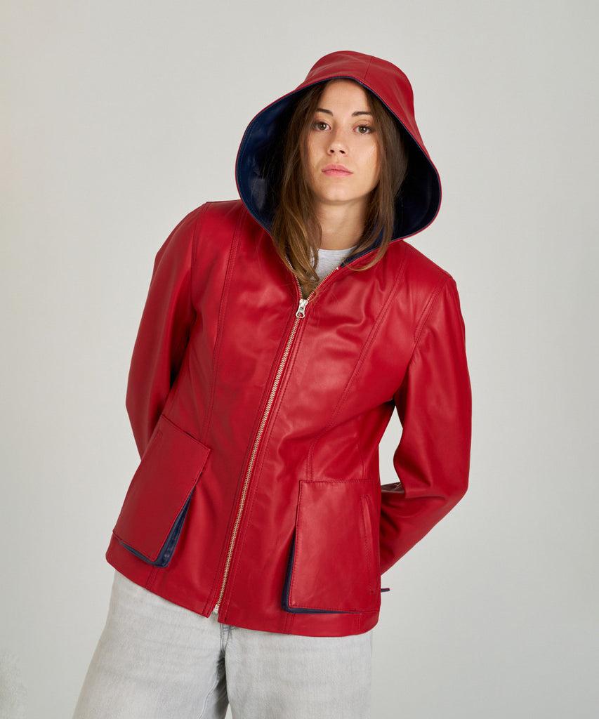 Chaqueta en piel napa roja para mujer, confeccionada en piel ovina. 