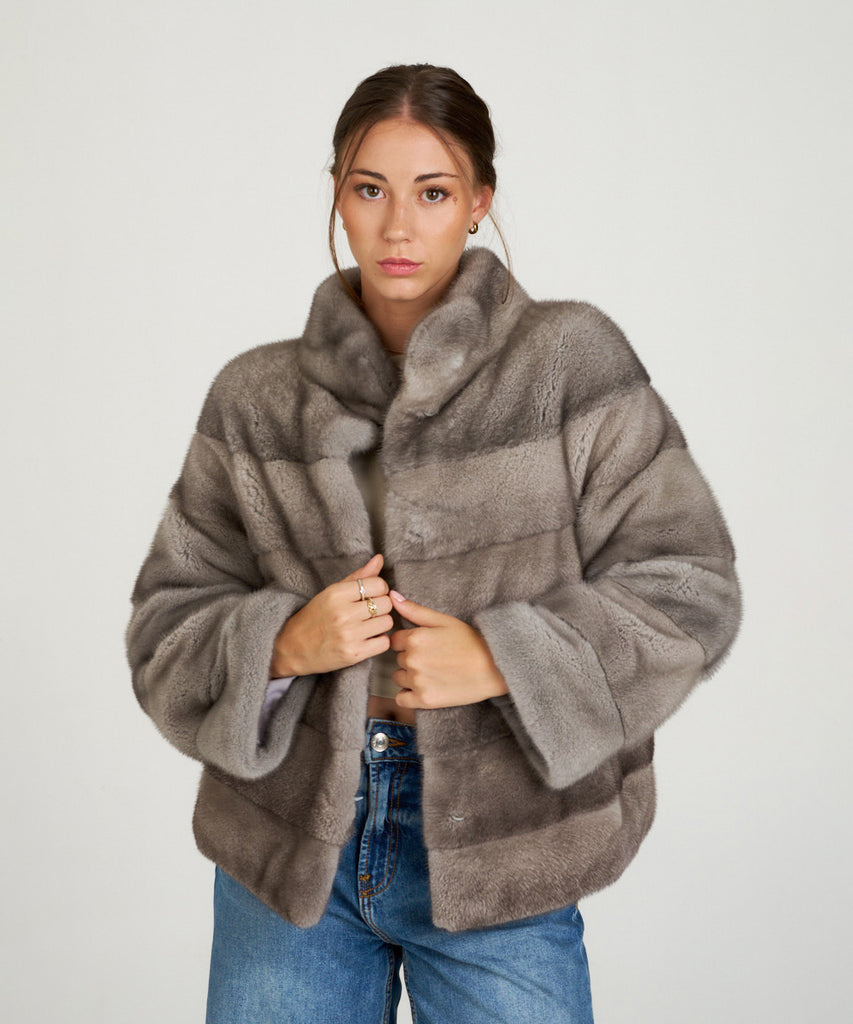 Chaqueta corta de visón gris peletería.