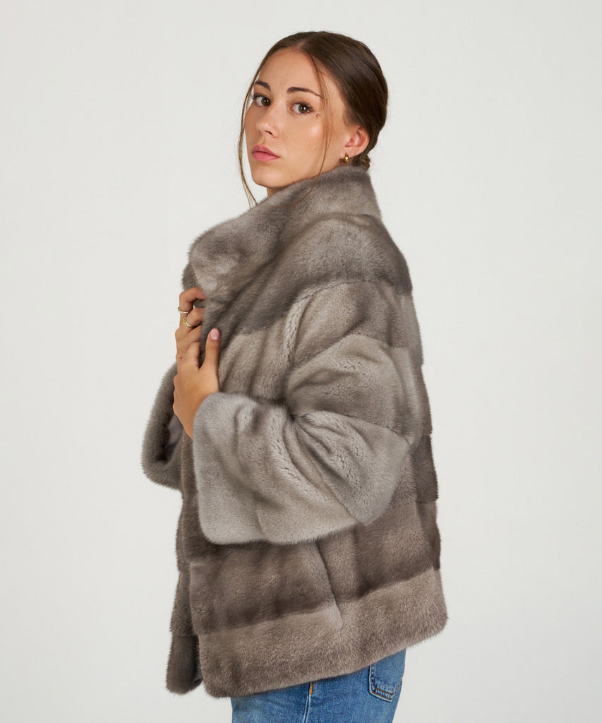 Chaqueta corta de visón gris peletería.