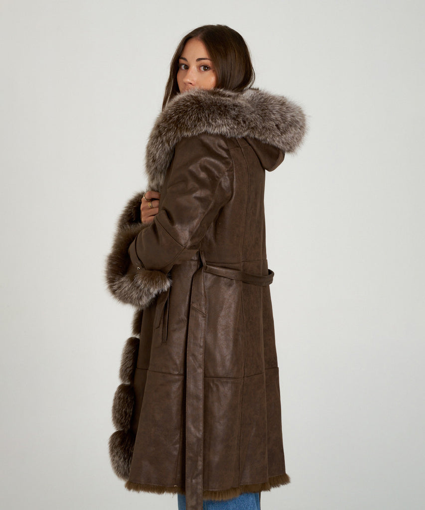 Chaquetón largo piel vuelta de pelo toscana.