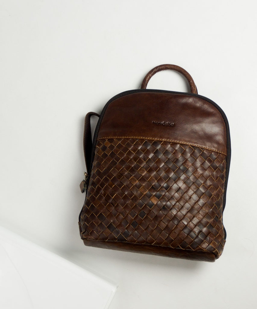 Mochila cuero detalle trenzado