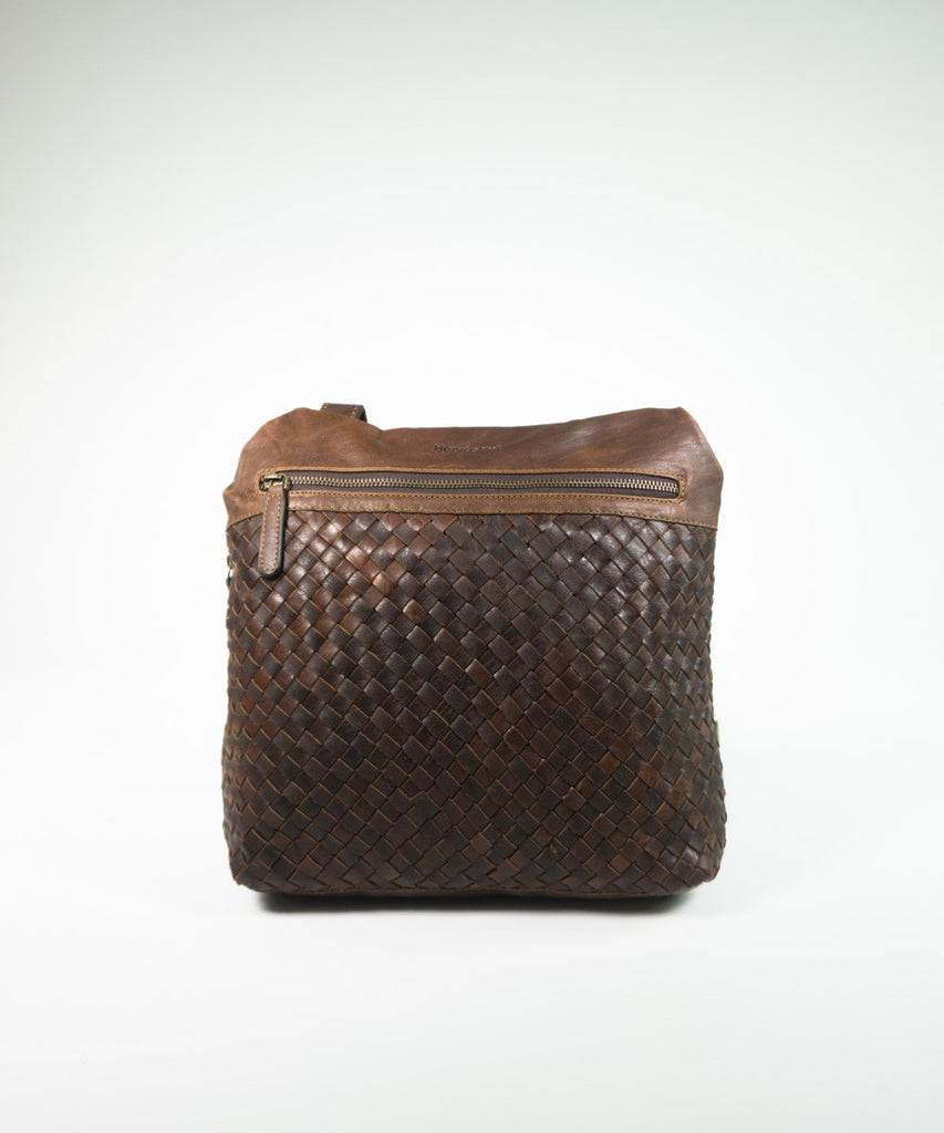 Mochila cuero trenzado acabado brillo