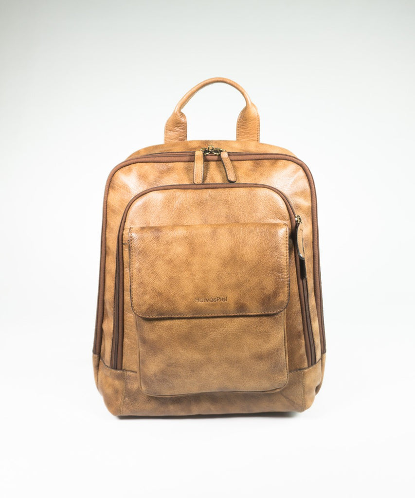 Mochila piel envejecida detalle solapa