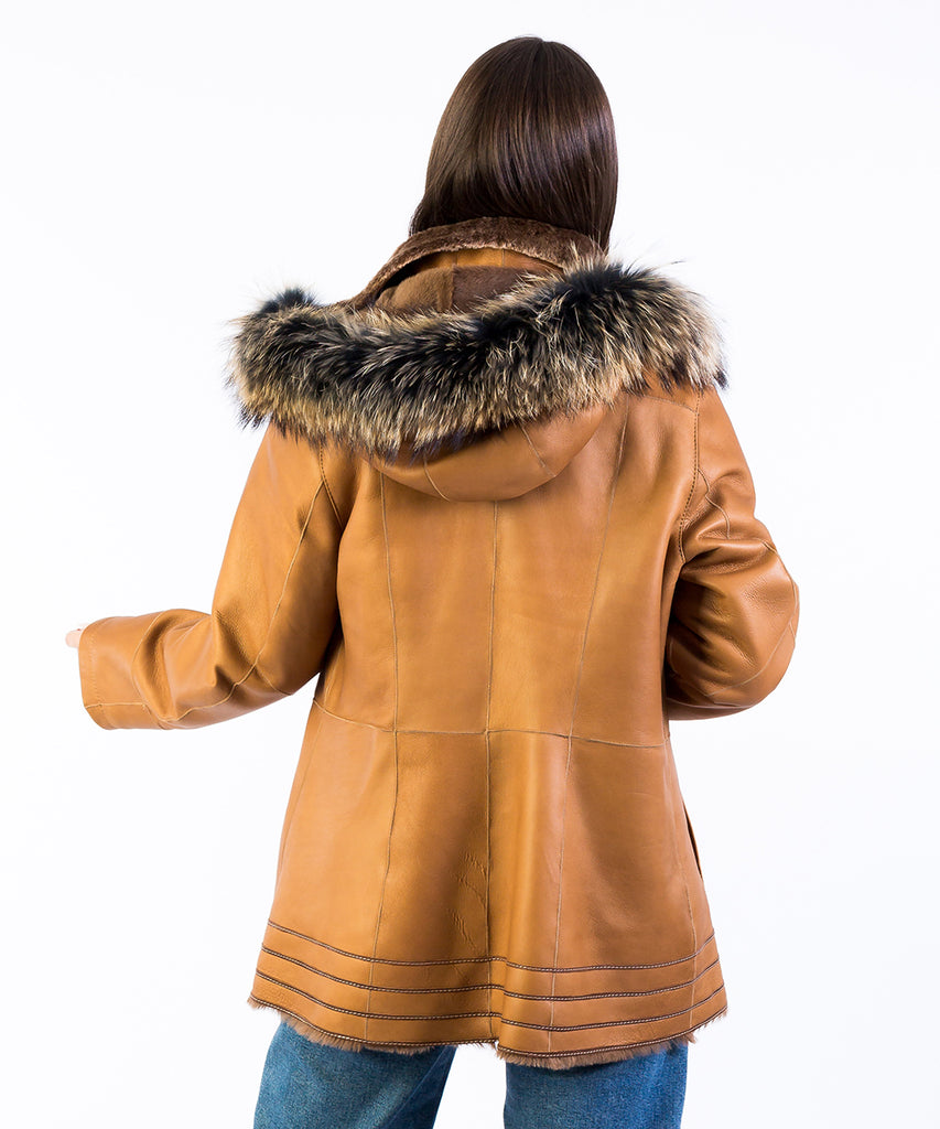 Chaqueta piel vuelta camel capucha